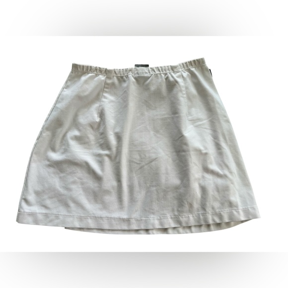 Nike dry fit  white tennis skirt with thigh slit - Picture 3 of 4